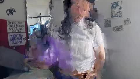 Snapshot of brandy_angell chatting on 12.04.24 brandy_angell online show from 12.04.24