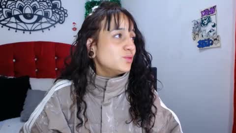 Snapshot of brandy_angell chatting on 01.04.25 brandy_angell online show from 01.04.25