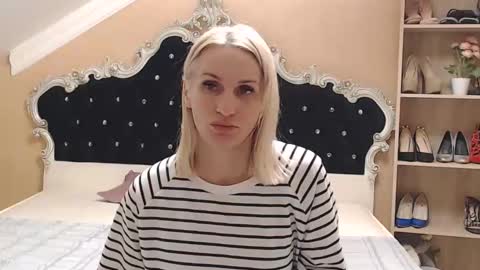 Snapshot of brandyweed chatting on 10.20.25 brandyweed online show from 10.20.25