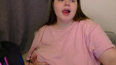 Snapshot of brattyprincess_emma chatting on 12.03.25 Emma online show from 12.03.25