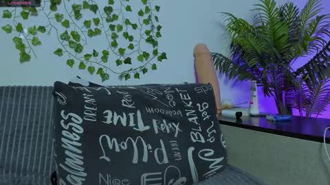 Snapshot of bravomaestro chatting on 11.20.25 Johny Bravo online show from 11.20.25