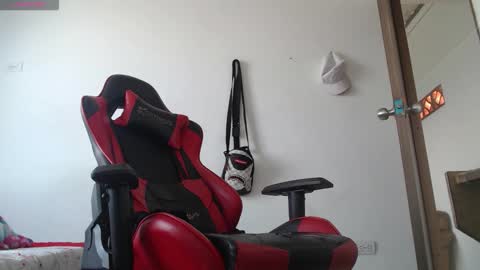 Snapshot of brayan_chevignon chatting on 11.18.25 brayan_chevignon online show from 11.18.25