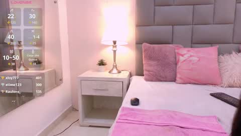 Snapshot of bree_watson chatting on 03.12.25 Bree online show from 03.12.25