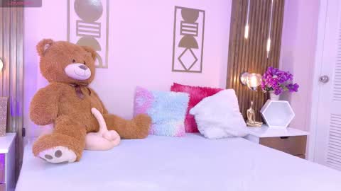 Snapshot of bree_watson chatting on 03.10.26 Bree online show from 03.10.26