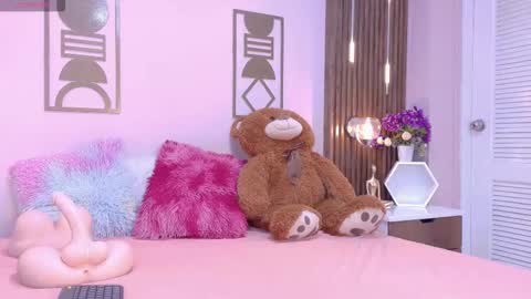 Snapshot of bree_watson chatting on 03.19.26 Bree online show from 03.19.26