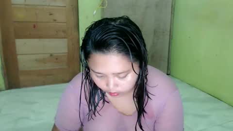 Snapshot of breliantes chatting on 12.20.25 breliantes online show from 12.20.25