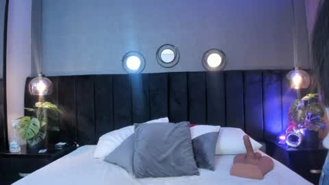   online show from 04.07.26