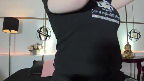 Snapshot of brendacantorel chatting on 10.02.25 MeganBeaked online show from 10.02.25