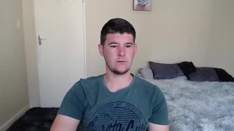 Snapshot of brendansexyboy098754 chatting on 12.11.24 ask me lol online show from 12.11.24