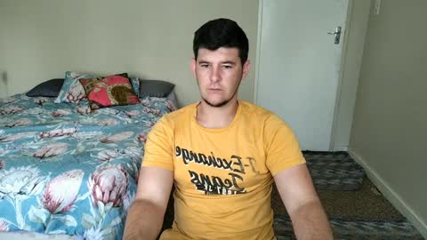 Snapshot of brendansexyboy098754 chatting on 01.04.25 ask me lol online show from 01.04.25