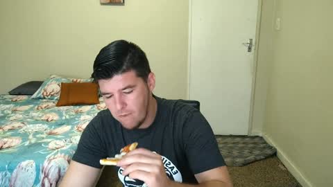 Snapshot of brendansexyboy098754 chatting on 01.06.25 ask me lol online show from 01.06.25