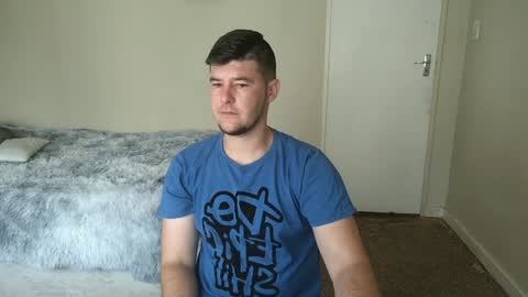 Snapshot of brendansexyboy098754 chatting on 01.14.25 ask me lol online show from 01.14.25