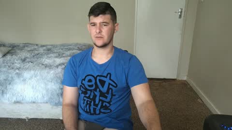 Snapshot of brendansexyboy098754 chatting on 01.14.25 ask me lol online show from 01.14.25