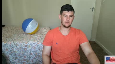 Snapshot of brendansexyboy098754 chatting on 02.05.25 ask me lol online show from 02.05.25