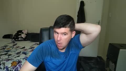 Snapshot of brendansexyboy098754 chatting on 09.09.25 ask me lol online show from 09.09.25