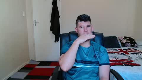 Snapshot of brendansexyboy098754 chatting on 10.23.25 ask me lol online show from 10.23.25