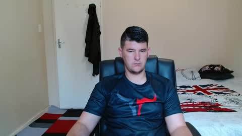 Snapshot of brendansexyboy098754 chatting on 10.26.25 ask me lol online show from 10.26.25