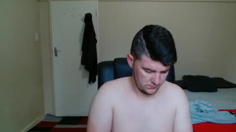 Snapshot of brendansexyboy098754 chatting on 11.18.25 ask me lol online show from 11.18.25