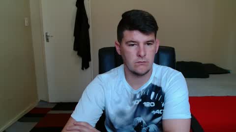 Snapshot of brendansexyboy098754 chatting on 11.21.25 ask me lol online show from 11.21.25