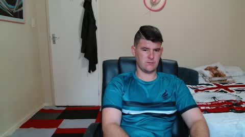 Snapshot of brendansexyboy098754 chatting on 02.12.26 ask me lol online show from 02.12.26