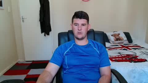 Snapshot of brendansexyboy098754 chatting on 02.18.26 ask me lol online show from 02.18.26