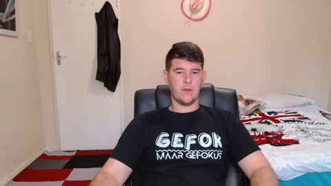 Snapshot of brendansexyboy098754 chatting on 02.27.26 ask me lol online show from 02.27.26