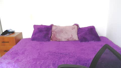 brendasantos_77 online show from 10.21.25