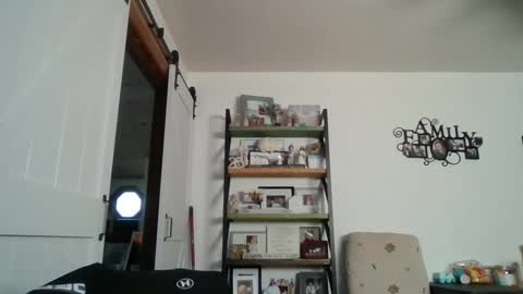 Snapshot of brettsky chatting on 10.09.25 hey online show from 10.09.25