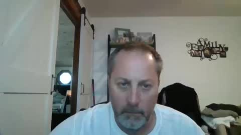 Snapshot of brettsky chatting on 10.11.25 hey online show from 10.11.25