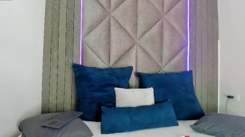 B R I A  online show from 03.08.25