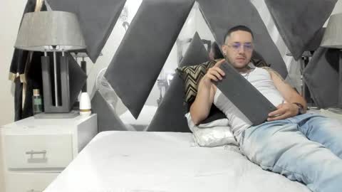 Snapshot of brian_chiki chatting on 03.10.25 Brian Chiki online show from 03.10.25