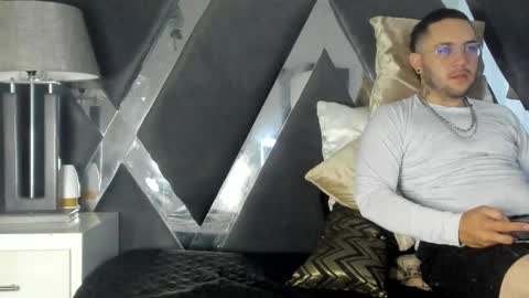 Snapshot of brian_chiki chatting on 03.12.25 Brian Chiki online show from 03.12.25