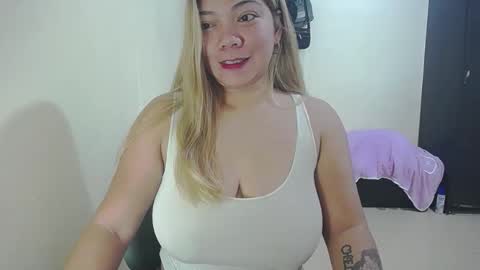 Snapshot of briana_lovexx chatting on 05.08.26 Briana online show from 05.08.26