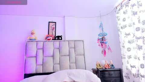 Snapshot of brianaguzman chatting on 11.24.25 online show from 11.24.25