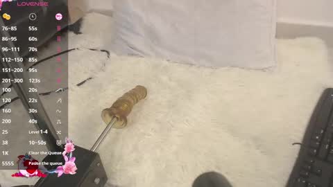 Snapshot of briannaanonym_ chatting on 11.21.25 online show from 11.21.25