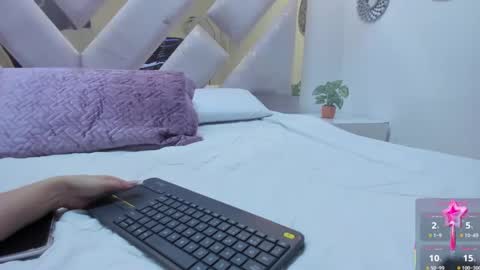 Snapshot of briannahill_ chatting on 09.22.25 Brianna online show from 09.22.25