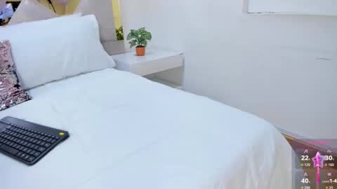 Snapshot of briannahill_ chatting on 09.28.25 Brianna online show from 09.28.25