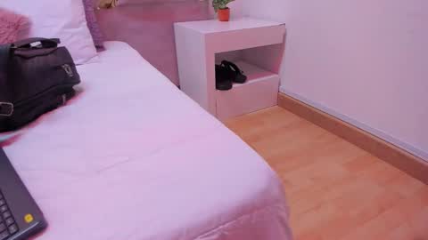 Snapshot of briannahill_ chatting on 11.09.25 Brianna online show from 11.09.25