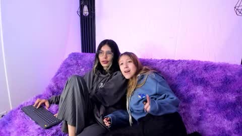 Snapshot of briarandblair chatting on 10.24.25 briarandblair online show from 10.24.25