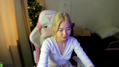 Snapshot of bridgetbottrel chatting on 09.25.25 Bridget online show from 09.25.25