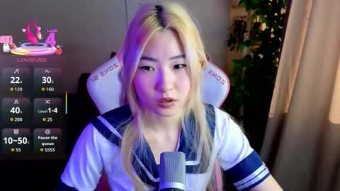 Snapshot of bridgetbottrel chatting on 09.30.25 Bridget online show from 09.30.25