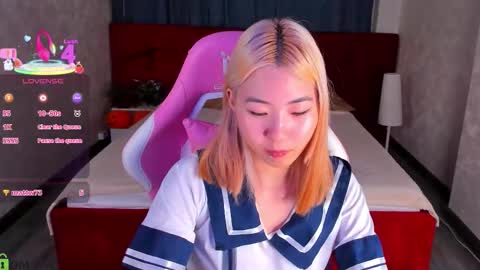 Snapshot of bridgetbottrel chatting on 10.29.25 Bridget online show from 10.29.25