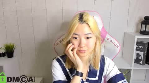 Snapshot of bridgetbottrel chatting on 11.15.25 Bridget online show from 11.15.25