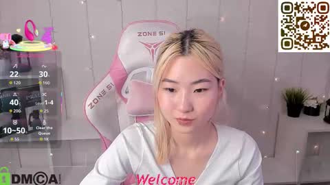 Snapshot of bridgetbottrel chatting on 11.18.25 Bridget online show from 11.18.25