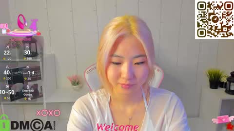 Snapshot of bridgetbottrel chatting on 11.24.25 Bridget online show from 11.24.25