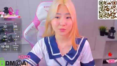 Snapshot of bridgetbottrel chatting on 11.25.25 Bridget online show from 11.25.25