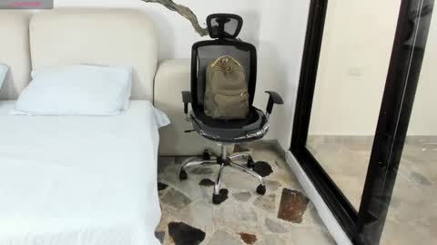    online show from 03.09.25