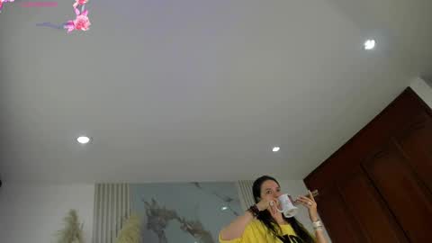    online show from 10.03.25