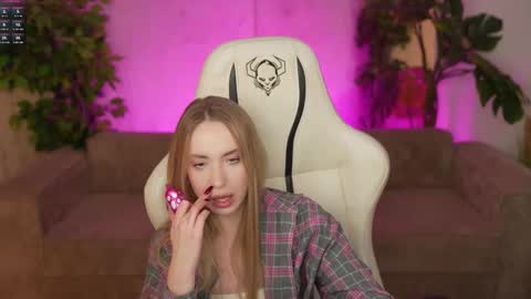 Diamonds Girls online show from 10.27.25