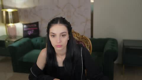 Snapshot of bright_diamonds_054 chatting on 05.27.26 Diamonds Girls online show from 05.27.26